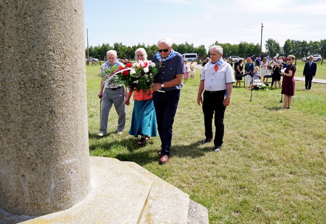 79. rocznica likwidacji KL Lublin. Złożono kwiaty pod Kolumną Trzech Orłów.
