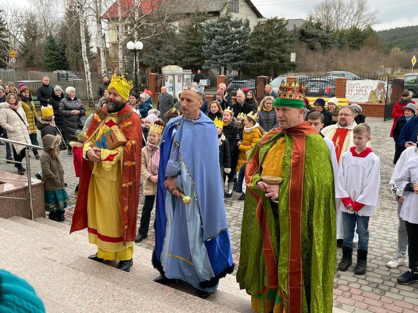 Orszak Trzech Króli w parafii w Kielcach - Białogonie