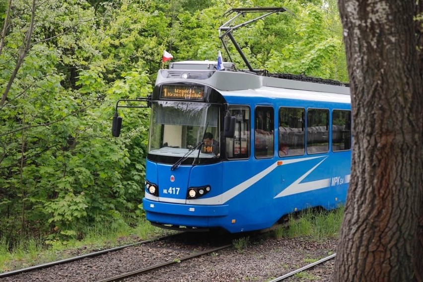 Najbardziej zielone zakątki na trasach tramwajów w Nowej Hucie [GALERIA]