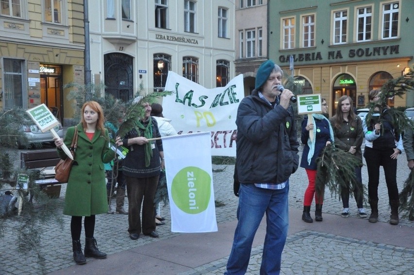 Wrocław: Happening Zielonych pod Ratuszem (ZDJĘCIA)