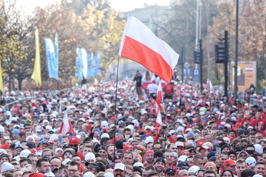 O godz. 11.11 z ul. Solnej wystartował Bieg Niepodległości....