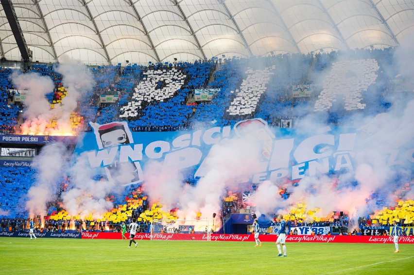 Lech Poznań: Grupa kibiców Ultras Lech przestała istnieć. Kto zajmie się oprawami? Znamy kulisy ataku chuliganów Widzewa Łódź