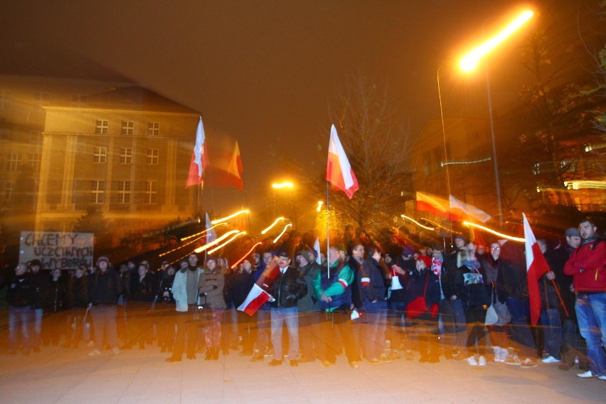 Protest pod Urzędem Wojewódzkim. Chcą powtórzenia wyborów...