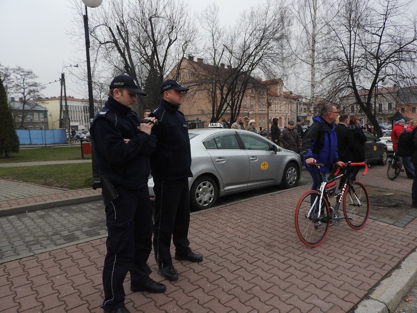 Protest przebiegał wyjątkowo spokojnie. Policja nie...