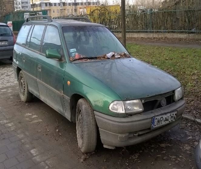 Opel astra z ul. Tęczowej