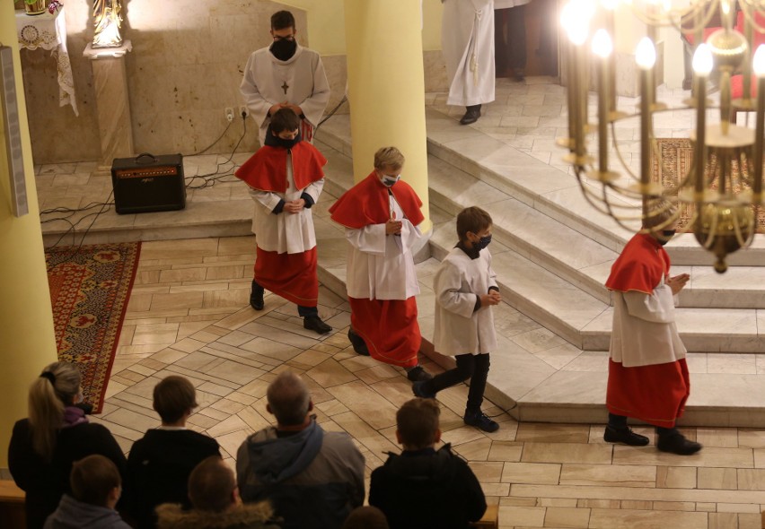 Bierzmowanie i poświęcenie ołtarza w parafii NMP...