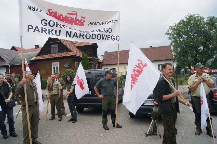 Pracownicy parków narodowych blokowali zakopiankę [WIDEO, ZDJĘCIA]