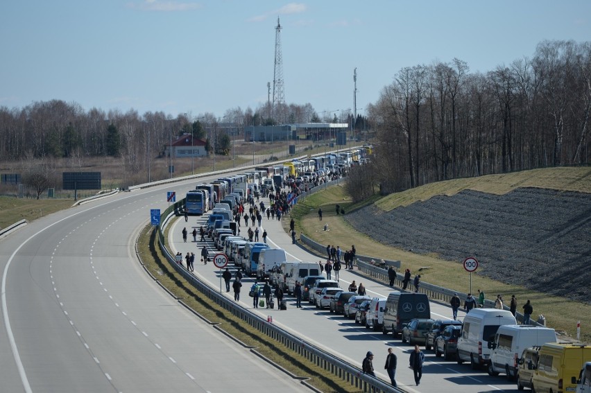 W nocy z 14 na 15 marca Polska zamknęła granicę z Ukrainą w...