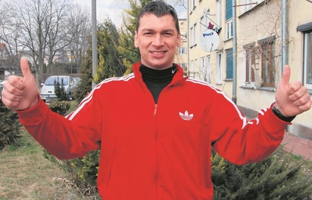 Adrian Sobczyński przeżył kilka awansów jako zawodnik, teraz fetował go z Kamienną jako trener. 