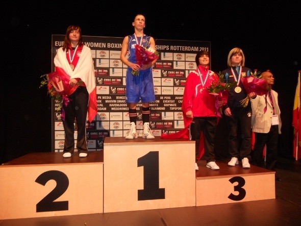 Kielczanka Sandra Drabik wywalczyła srebrny medal na 8. Mistrzostwach Europy Seniorek w Boksie.