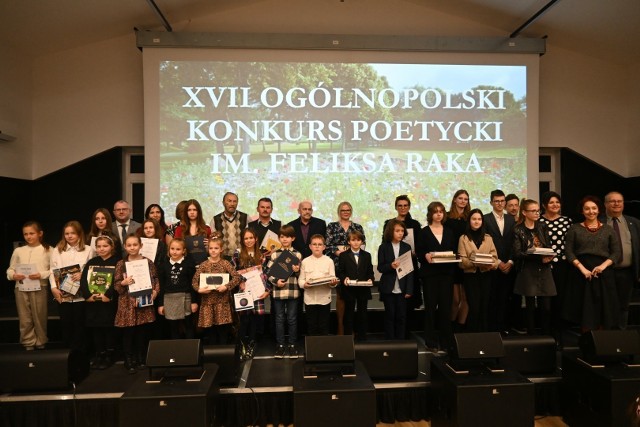 Gala wręczenia nagród laureatom XVII Ogólnopolskiego Konkursu Poetyckiego imienia Feliksa Raka w Krasocinie. Więcej na następnych zdjęciach >>>