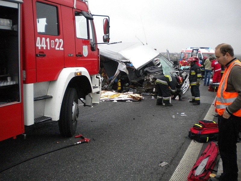 Autostrada A4. Wypadek pod Krapkowicami. Na pasie w kierunku...