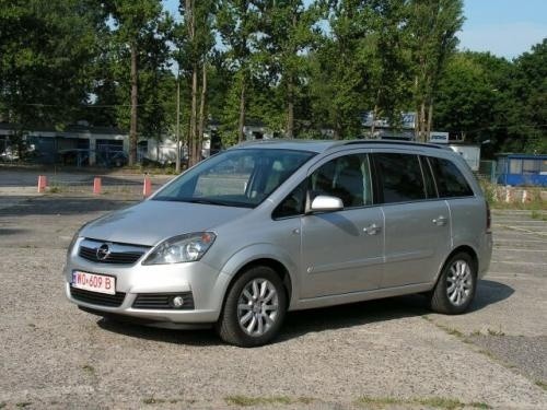 Fot. Ryszard Polit: Opel Zafira II generacji ma nieco...