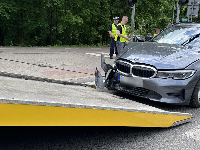 Jedna osoba ranna po zderzeniu dwóch aut. Są utrudnienia w...