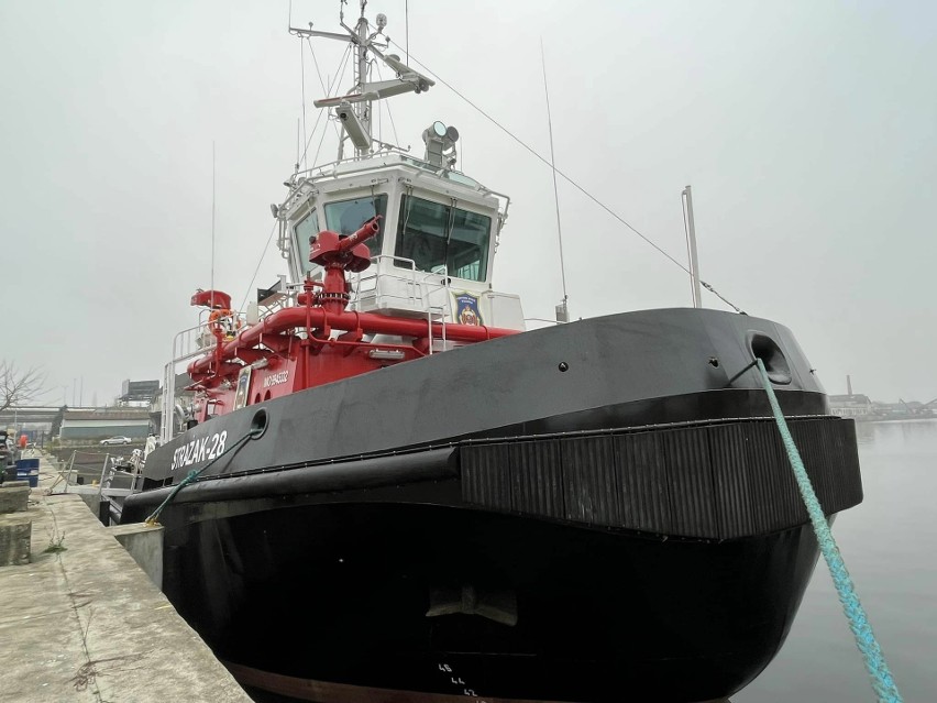 Statek pożarniczy Strażak-28 z tytułem Best Large FiFi Boat w rankingu 2023 Workboat World Best australijskiego wydawnictwa Baird Maritime