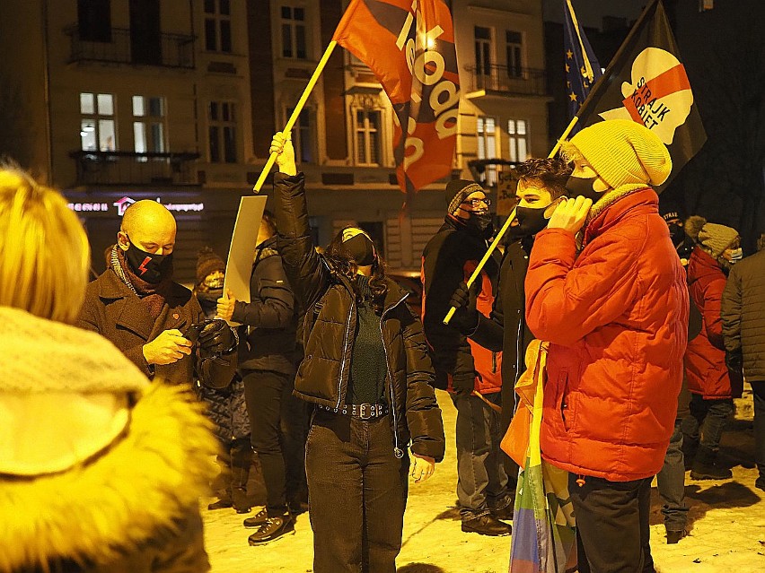 Strajk kobiet. We wtorek w Łodzi protest kobiet odbył się pod hasłem: Zrobimy hałas!