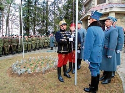 Ostatnie obchody 99. rocznicy bitwy pod Limanową zgromadziły na cmentarzu jabłonieckim licznych uczestników z Polski i Węgier FOT. BOŻENA WOJTAS-CISAK