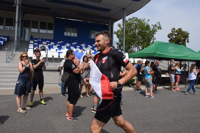 Tomasz Waszkiewicz nie miał sobie równych w czasie 49-godzinnego biegu Self-Transcendence Race Kladno 2018. Mieszkaniec Dąbrowy Górniczej wygrał i powtórzył swoje osiągnięcie z ubiegłego roku.