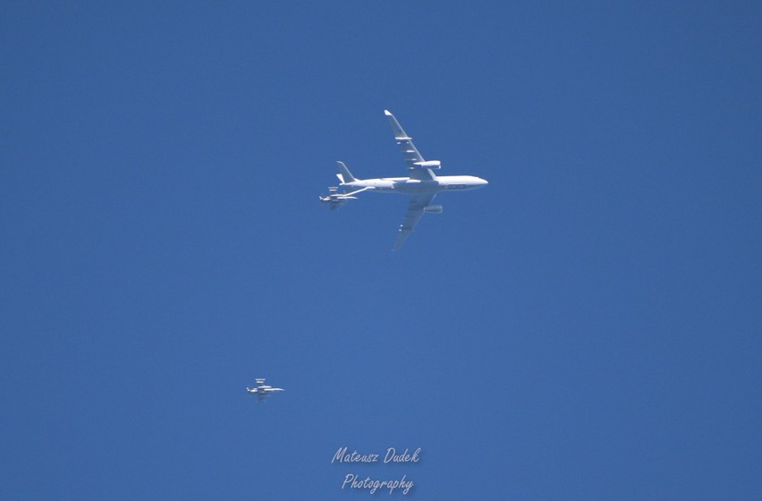 Moment tankowania F16 uchwycony na świętokrzyskim niebie...