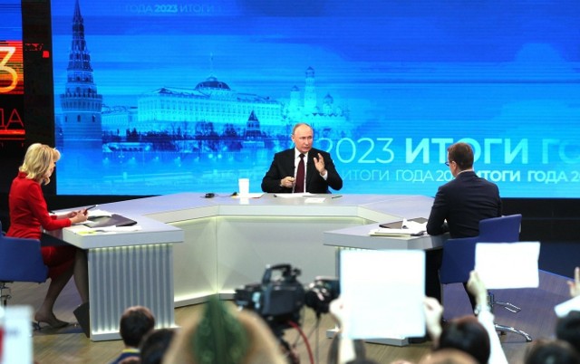 Putin odpowiadał na pytania Rosjan przez ponad cztery godziny