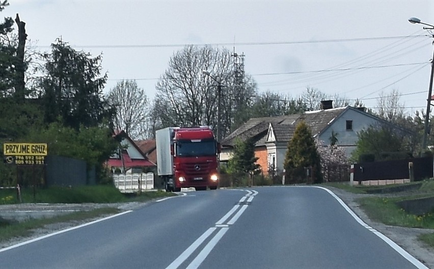 Ruch w miejscu, gdzie planowane jest rondo jest coraz...