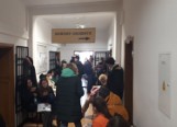 Uchodźcy z Ukrainy już wyrabiają PESEL w Grudziądzu. Kolejki są, ale obsługa idzie sprawnie [RAPORT Z USC] 