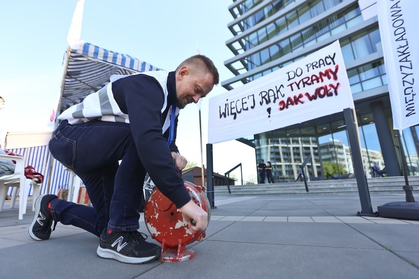 Protest pracowników sieci Kaufland we Wrocławiu