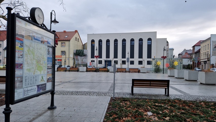 Plac Żeromskiego w Strzelcach Opolskich przeszedł remont w...