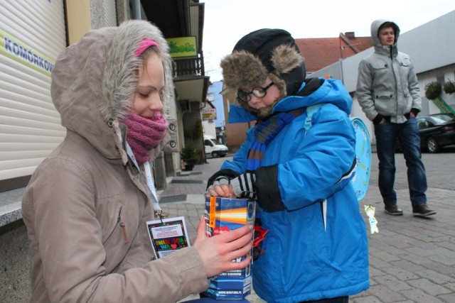 Podczas ubiegłorocznego finału WOŚP mieszkańcy powiatu strzeleckiego wrzucili do puszek ponad 70 tys. zł.