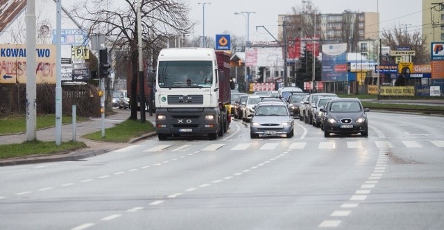 Od przyszłego miesiąca tirów w Łodzi znów będzie więcej...