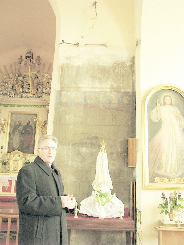 Ołtarz jest rekonstruowany w zakładzie konserwatorskim w Toruniu. Na swoje miejsce w wąbrzeskiej świątyni, jak zapewnia proboszcz Jan Kalinowski, powinien wrócić do końca tego roku.