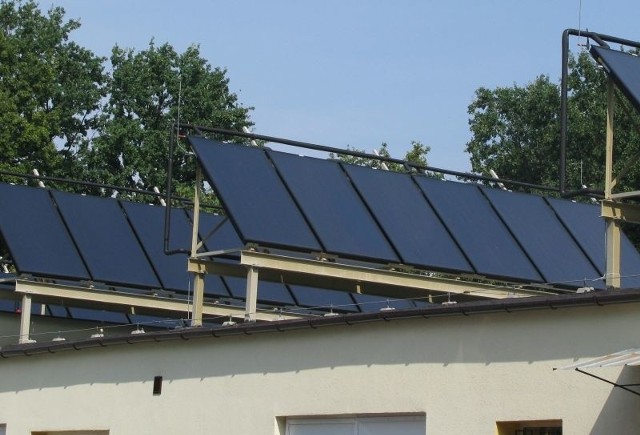 Zespół Szkół Technicznych i Dom Dziecka w Szczecinku wyposażono w ogniwa fotowoltaiczne i panele słoneczne. Wszystko z wysoką dotacją