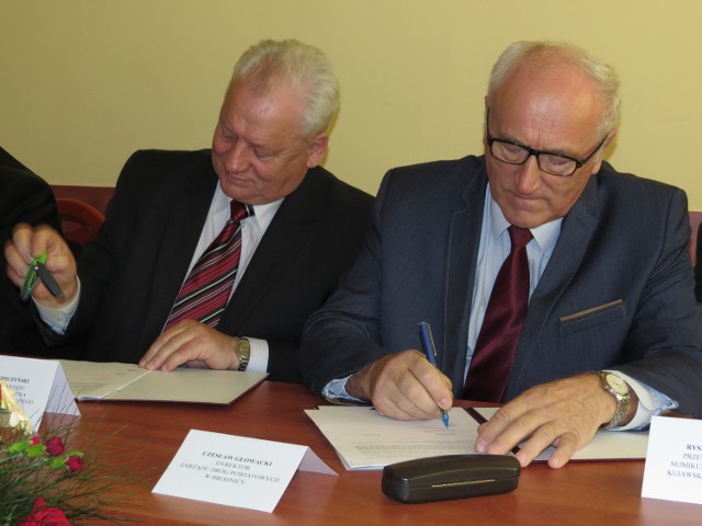 Jan Kopiczyński, prezes PDB i Czesław Głowacki z ZDW podpisali umowę na wykonanie ścieżki