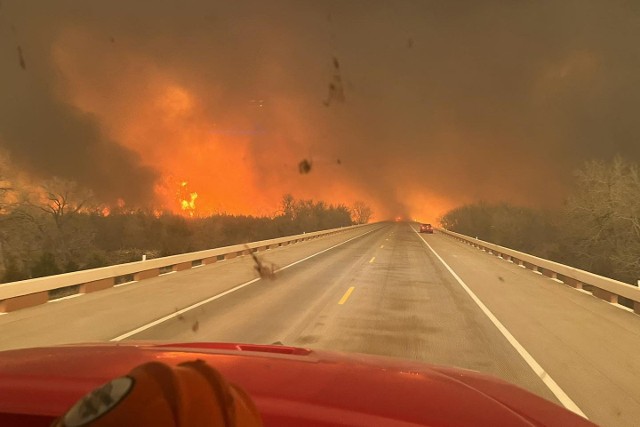 Pożary na niespotykaną skalę pustoszą Teksas