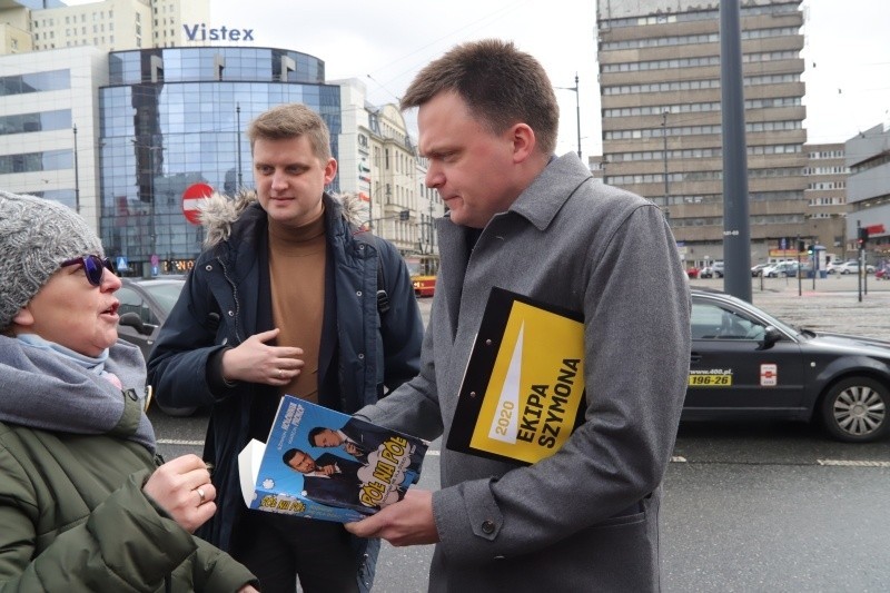 Szymon Hołownia w Łodzi otworzył swoje biuro wyborcze i zbierał podpisy na Piotrkowskiej