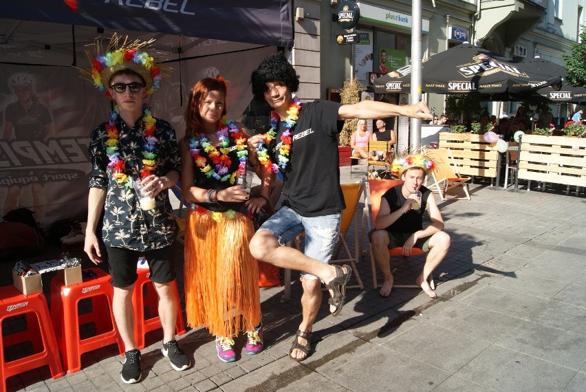 Katowice: Mash Up Hawaii Party na Mariackiej 
