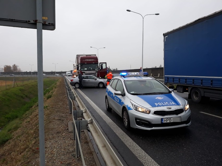 Przed godziną 13 na węźle Stadion autostradowej obwodnicy...