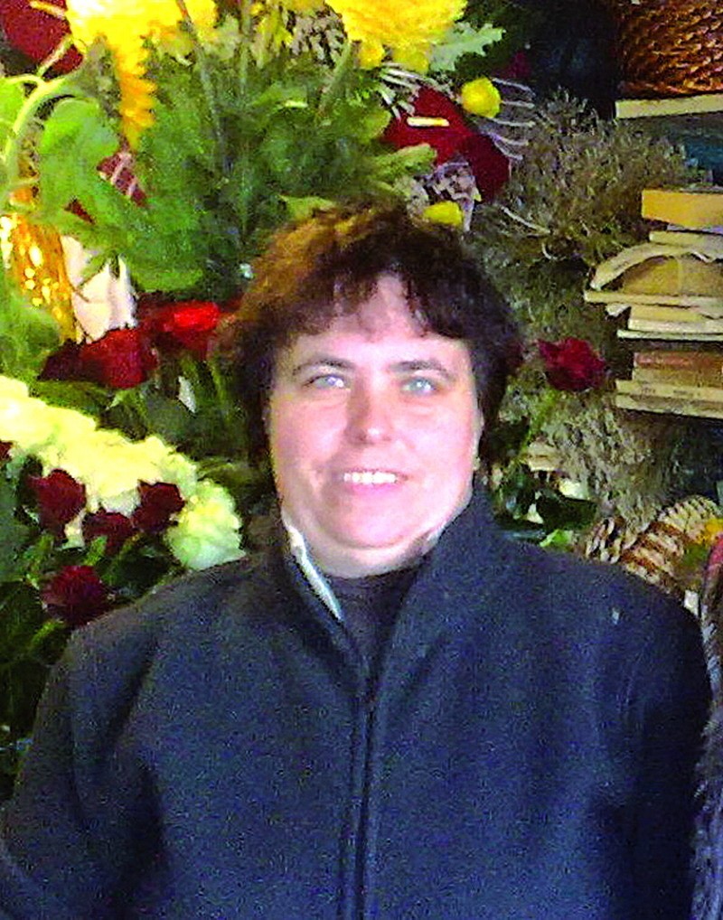 Katarzyna Kłosińska jest florystką pracującą w kwiaciarni...