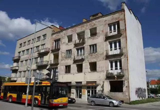 Obie kamienice przy ulicy Warszawskiej 20 b i c w Kielcach mają zniknąć w drugiej połowie maja.
