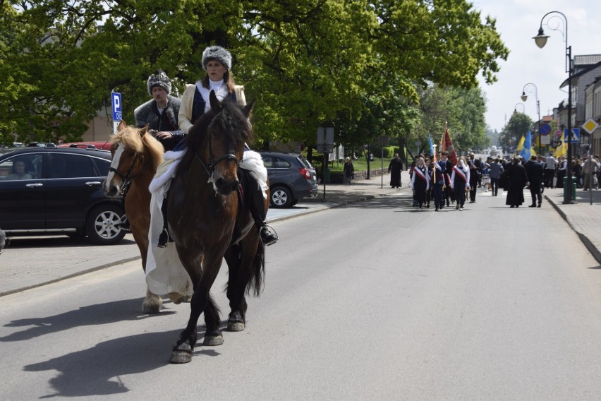 Od mszy w kościele parafialnym pw. NMP Wspomożycielki...