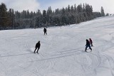 Podhale. Sezon narciarski ponownie otwarty. Na stokach coraz więcej narciarzy. Warunki są idealne 