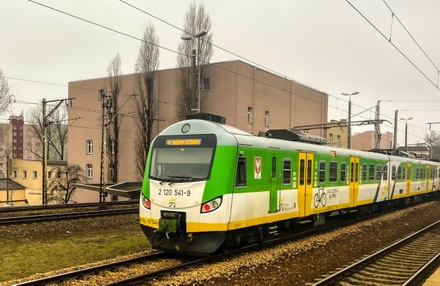 Pociągi Kolei Mazowieckich od 12 marca będą dojeżdżały z Radomia do Warszawy Gdańskiej. Na kolejnych slajdach zobacz zdjęcia z budowy stacji Warszawa Zachodnia.