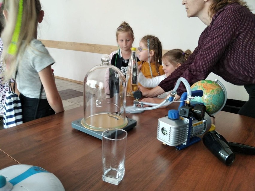 W Dobrzyniu nad Wisłą odbyły się warsztaty fizyczno-astronomiczne dla dzieci