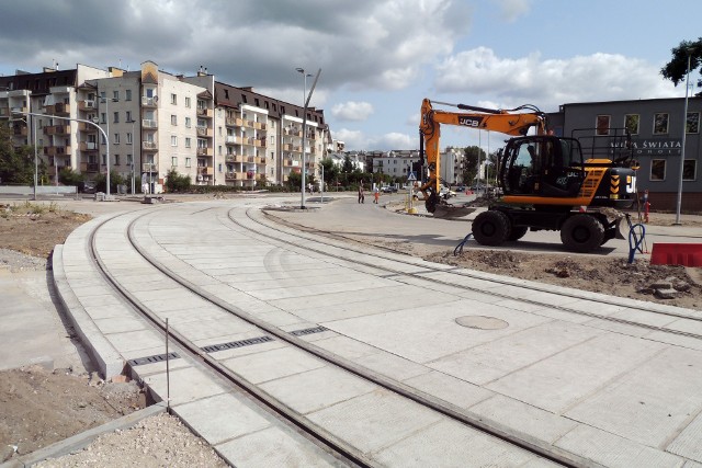 Pierwsze odcinki nowej linii powstały przy okazji przebudowy Szosy Chełmińskiej