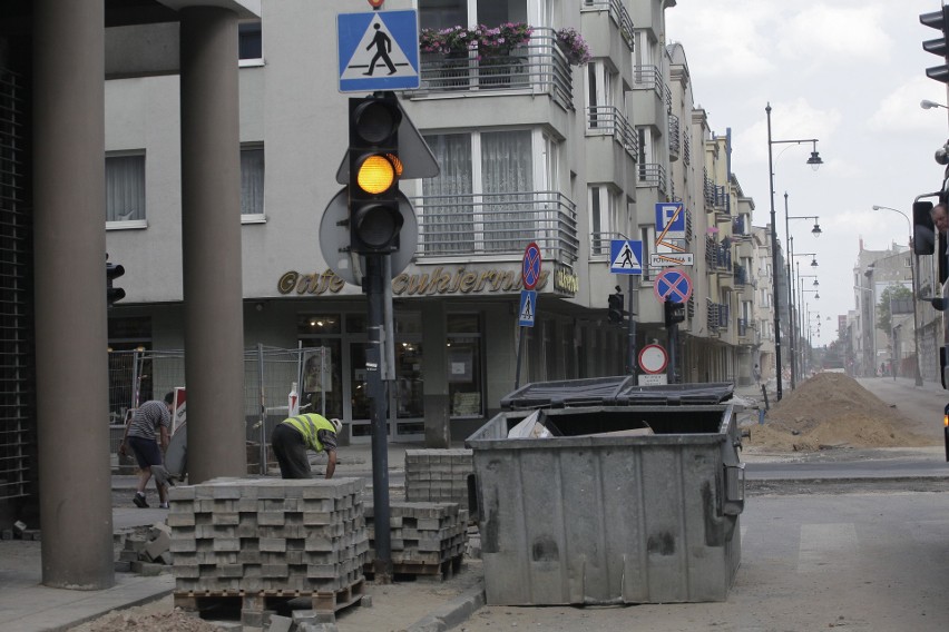 Ulica Nawrot tylko w połowie będzie wkrótce gotowa. Jeden z odcinków otworzą dopiero w październiku