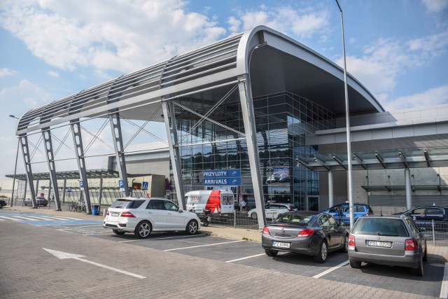 Lech Poznań ma kłopoty z transportem. Zamówiony samolot czarterowy jeszcze nie dotarł na Ławicę.