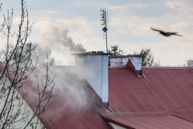 Opolski WFOŚiGW mieszkańcom, którzy chcą wymieniać piece, chce zaproponować  pożyczki, bo na dotacje go nie stać. 30 proc. takiej pożyczki będzie można umorzyć.