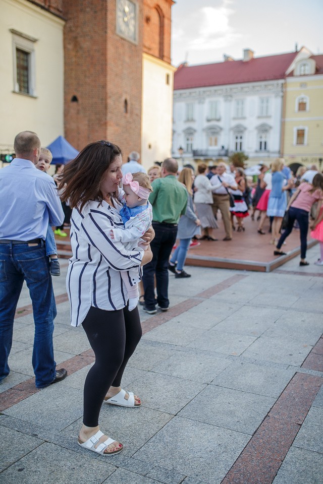 Tarnów. Miłośnicy tańca znów wypełnili Rynek [ZDJĘCIA]