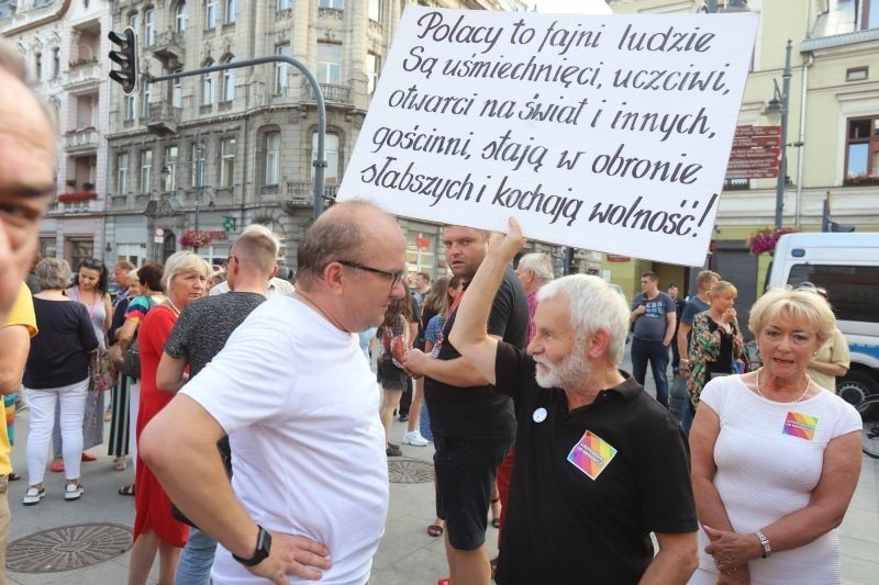 Łódź wolna od nienawiści - zgromadzenie na Piotrkowskiej pod Magdą