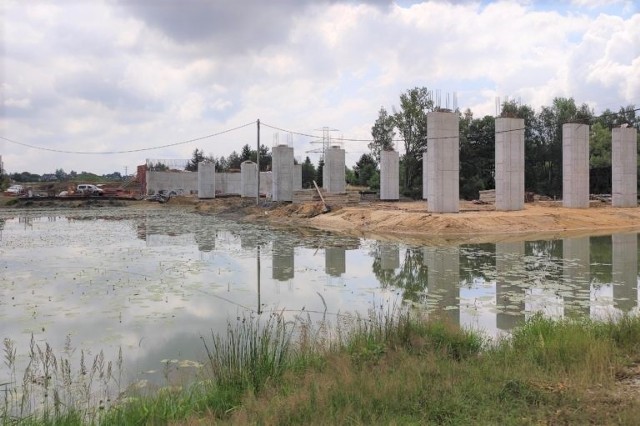 Budowa mostu nad Sołą w Oświęcimiu w ciągu powstającej obwodnicy od strony Kamieńca